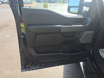 2024 Ford Super Duty F-250 Lariat Crew Cab Medium Bed - miniatura 9