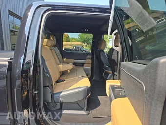 2024 Ford Super Duty F-250 Lariat Crew Cab Medium Bed - miniatura 13