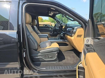 2024 Ford Super Duty F-250 Lariat Crew Cab Medium Bed - miniatura 15
