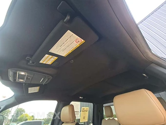 2024 Ford Super Duty F-250 Lariat Crew Cab Medium Bed - miniatura 8