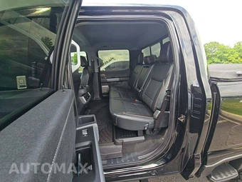 2024 Ford Super Duty F-250 Lariat Crew Cab Medium Bed - miniatura 10
