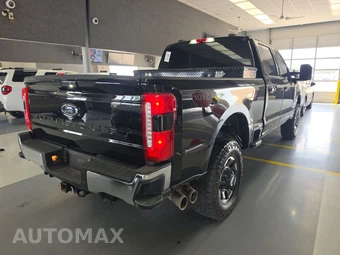2024 Ford Super Duty F-250 Lariat Crew Cab Medium Bed - miniatura 4
