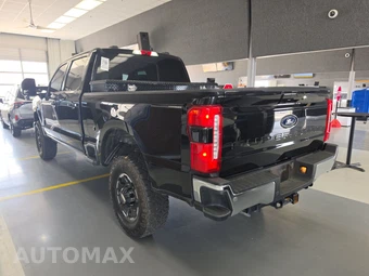 2024 Ford Super Duty F-250 Lariat Crew Cab Medium Bed - miniatura 6