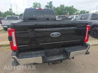 2024 Ford Super Duty F-250 Lariat Crew Cab Medium Bed - miniatura 5