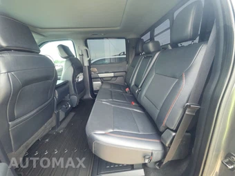 2024 Ford Super Duty F-250 Lariat Crew Cab Medium Bed - miniatura 13