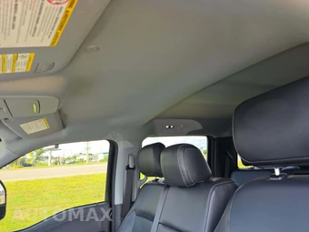 2024 Ford Super Duty F-250 Lariat Crew Cab Medium Bed - miniatura 11
