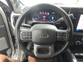 2024 Ford Super Duty F-250 Lariat Crew Cab Medium Bed - miniatura 10