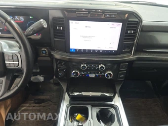 2024 Ford Super Duty F-250 Lariat Crew Cab Medium Bed - miniatura 11