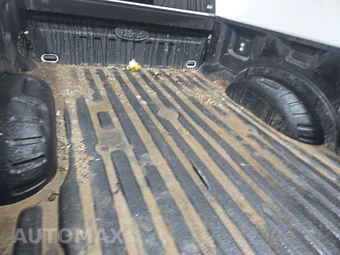 2024 Ford Super Duty F-250 Lariat Crew Cab Medium Bed - miniatura 16