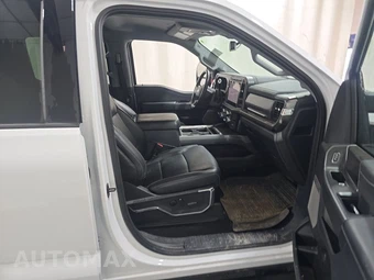 2024 Ford Super Duty F-250 Lariat Crew Cab Medium Bed - miniatura 8