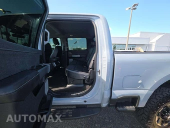 2024 Ford Super Duty F-250 Lariat Crew Cab Medium Bed - miniatura 13