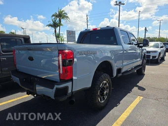 2024 Ford Super Duty F-250 Lariat Crew Cab Medium Bed - miniatura 3