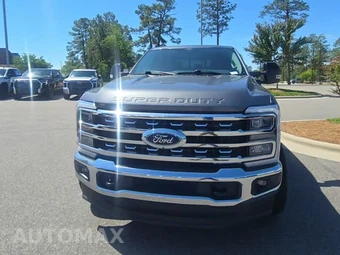 2024 Ford Super Duty F-250 Lariat Crew Cab Medium Bed - miniatura 2