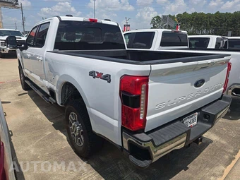 2024 Ford Super Duty F-250 Lariat Crew Cab Medium Bed - miniatura 2