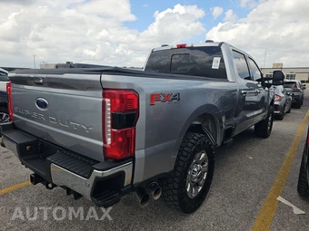 2024 Ford Super Duty F-250 Lariat Crew Cab Medium Bed - miniatura 4