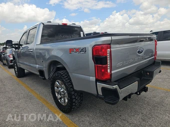 2024 Ford Super Duty F-250 Lariat Crew Cab Medium Bed - miniatura 6
