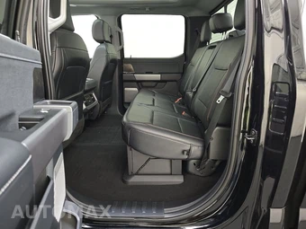 2024 Ford Super Duty F-250 Lariat Crew Cab Medium Bed - miniatura 13