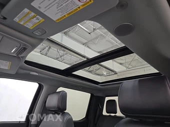 2024 Ford Super Duty F-250 Lariat Crew Cab Medium Bed - miniatura 19