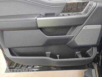 2024 Ford Super Duty F-250 Lariat Crew Cab Medium Bed - miniatura 9