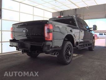 2024 Ford Super Duty F-250 Lariat Crew Cab Medium Bed - miniatura 4
