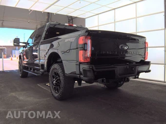 2024 Ford Super Duty F-250 Lariat Crew Cab Medium Bed - miniatura 6