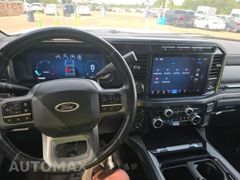 2024 Ford Super Duty F-250 Lariat Crew Cab Medium Bed - miniatura 11