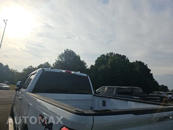 2024 Ford Super Duty F-250 Lariat Crew Cab Medium Bed - miniatura 16