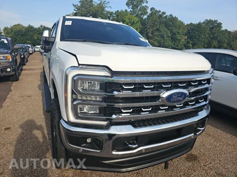 2024 Ford Super Duty F-250 Lariat Crew Cab Medium Bed - miniatura 3