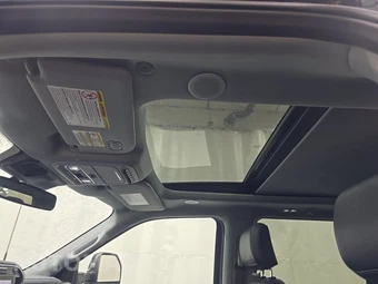 2024 Ford Super Duty F-250 Lariat Crew Cab Medium Bed - miniatura 17