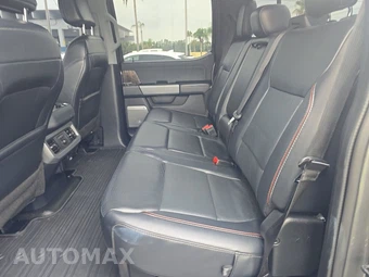 2024 Ford Super Duty F-250 Lariat Crew Cab Medium Bed - miniatura 13