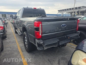 2024 Ford Super Duty F-250 Lariat Crew Cab Medium Bed - miniatura 6