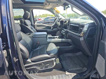 2024 Ford Super Duty F-250 Lariat Crew Cab Medium Bed - miniatura 18