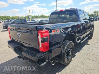 2024 Ford Super Duty F-250 Lariat Crew Cab Medium Bed - miniatura 3