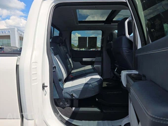 2024 Ford Super Duty F-250 Limited Crew Cab Long Bed - miniatura 16