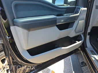 2024 Ford Super Duty F-250 Limited Crew Cab Medium Bed - miniatura 9