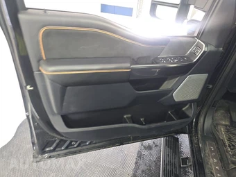 2024 Ford Super Duty F-250 Platinum Crew Cab Long Bed - miniatura 9