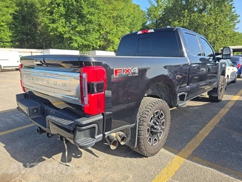 2024 Ford Super Duty F-250 Platinum Crew Cab Medium Bed - miniatura 4