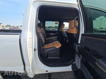 2024 Ford Super Duty F-250 Platinum Crew Cab Medium Bed - miniatura 16