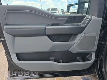 2024 Ford Super Duty F-250 Platinum Crew Cab Medium Bed - miniatura 9