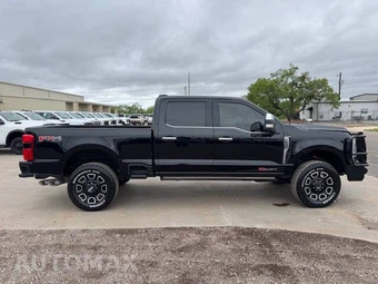 2024 Ford Super Duty F-250 Platinum Crew Cab Medium Bed - miniatura 11