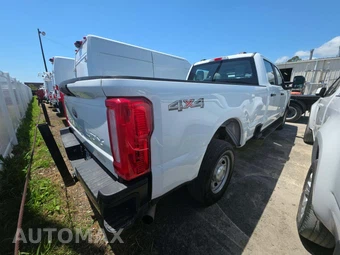 2024 Ford Super Duty F-250 XL Crew Cab Long Bed - miniatura 3