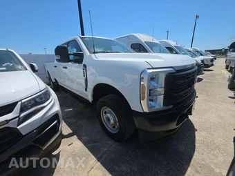 2024 Ford Super Duty F-250 XL Crew Cab Long Bed - miniatura 4
