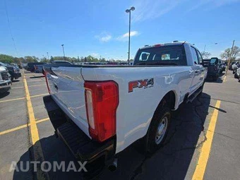 2024 Ford Super Duty F-250 XL Crew Cab Long Bed - miniatura 3