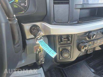 2024 Ford Super Duty F-250 XL Crew Cab Long Bed - miniatura 8