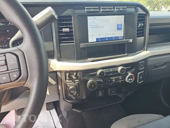 2024 Ford Super Duty F-250 XL Crew Cab Long Bed - miniatura 11