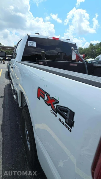 2024 Ford Super Duty F-250 XL Crew Cab Medium Bed - miniatura 30