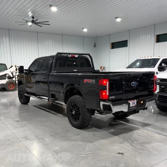 2024 Ford Super Duty F-250 XLT Crew Cab Long Bed - miniatura 3