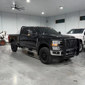 2024 Ford Super Duty F-250 XLT Crew Cab Long Bed - miniatura 6
