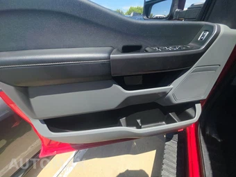 2024 Ford Super Duty F-250 XLT Crew Cab Long Bed - miniatura 9