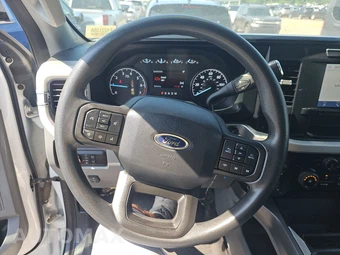 2024 Ford Super Duty F-250 XLT Crew Cab Medium Bed - miniatura 16